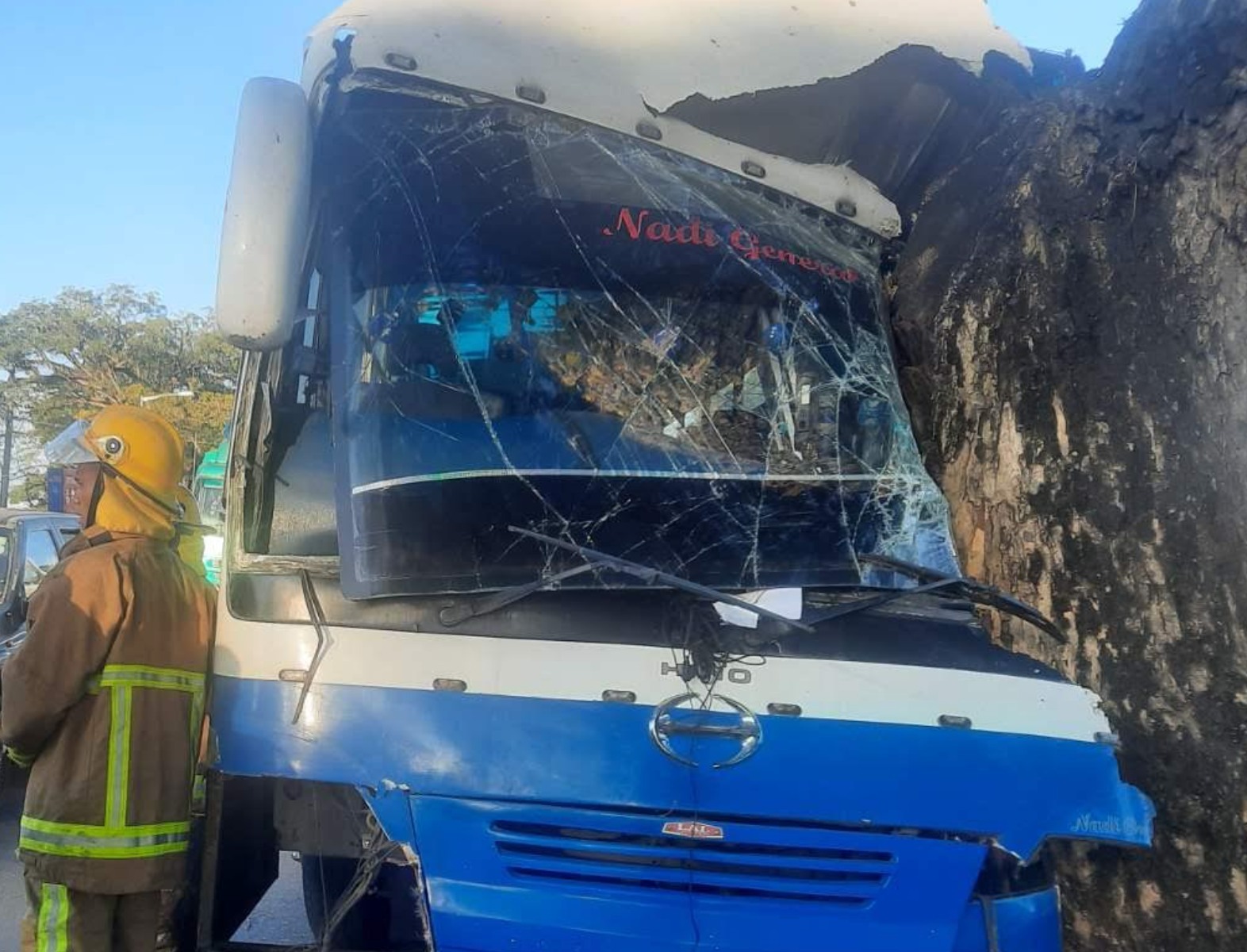 RAU MAVOA E RUA NA GONEVULI ENA KENA COQA NA BASI ENA MATAKA NIKUA MAI